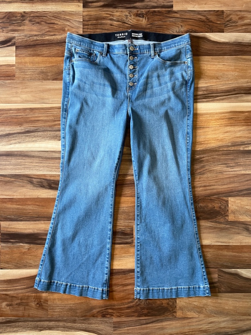 Torrid Bombshell Flare jeans size 20 Short 2 2x
